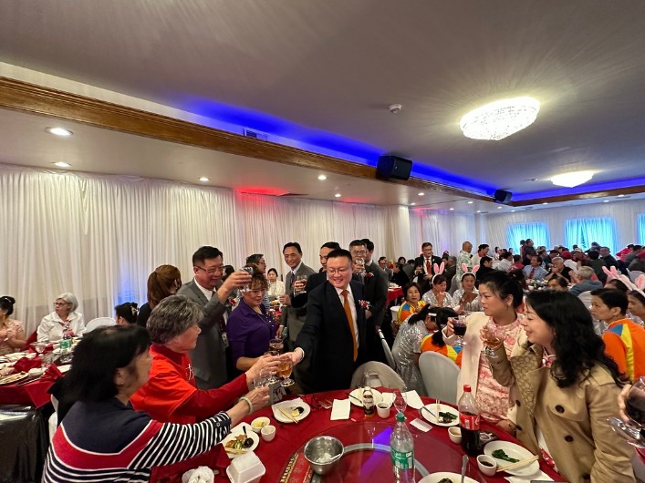 郭艾伦首节,三分球神准,中状态爆棚,新葡京,新葡京app,新葡京娱乐,新普京赌场