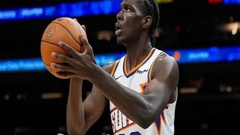 澳网公开赛：乔科维奇与阿尔卡拉斯同挺进复赛阶段